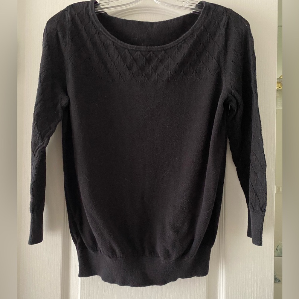 Black Women's Knit Sweater - Classic Crewneck